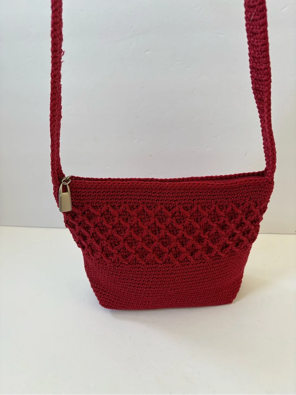 Worthington Crochet Woven Red Crossbody Purse Bag Zip Boho Hippie Diamond Stitch